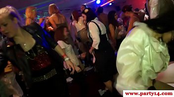Real Party Amateurs Getting Fucked In High Def