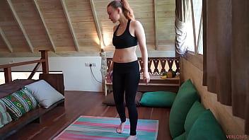 Fit Girl In Yoga Leggings Gets Fucked And Gets Cum In Her Mouth